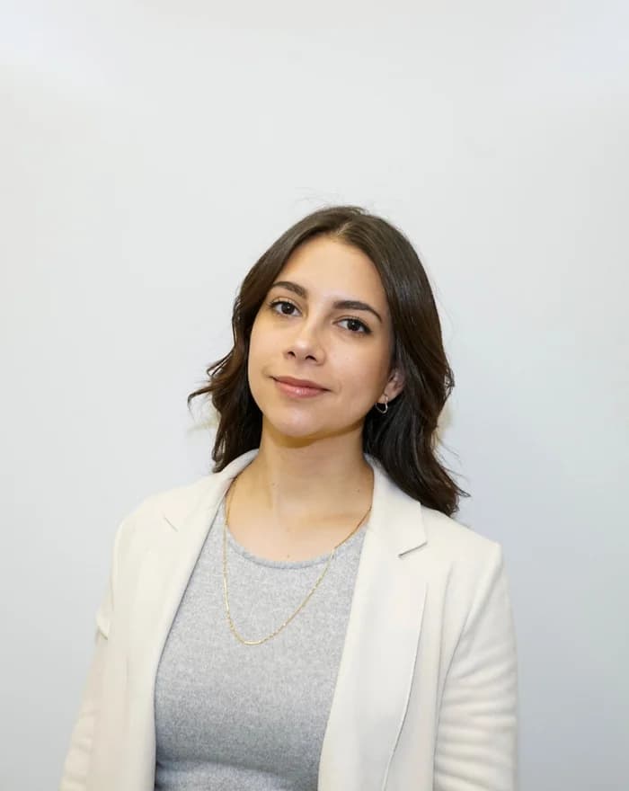 Laura V.